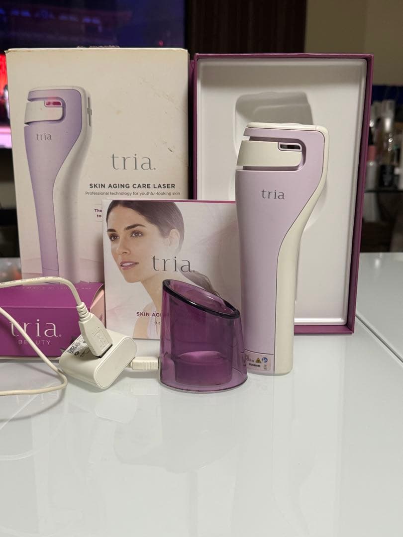 【美品】トリアスキンエイジングケアレーザー Amazon.co.jp: トリア・スキン エイジングケアレーザー レーザー美顔器