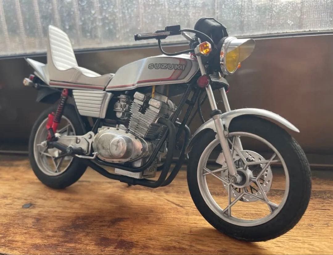 アオシマ　1/12 gsx400e ザリ完成品 アオシマ 1／12 GSX400EⅡ 1981