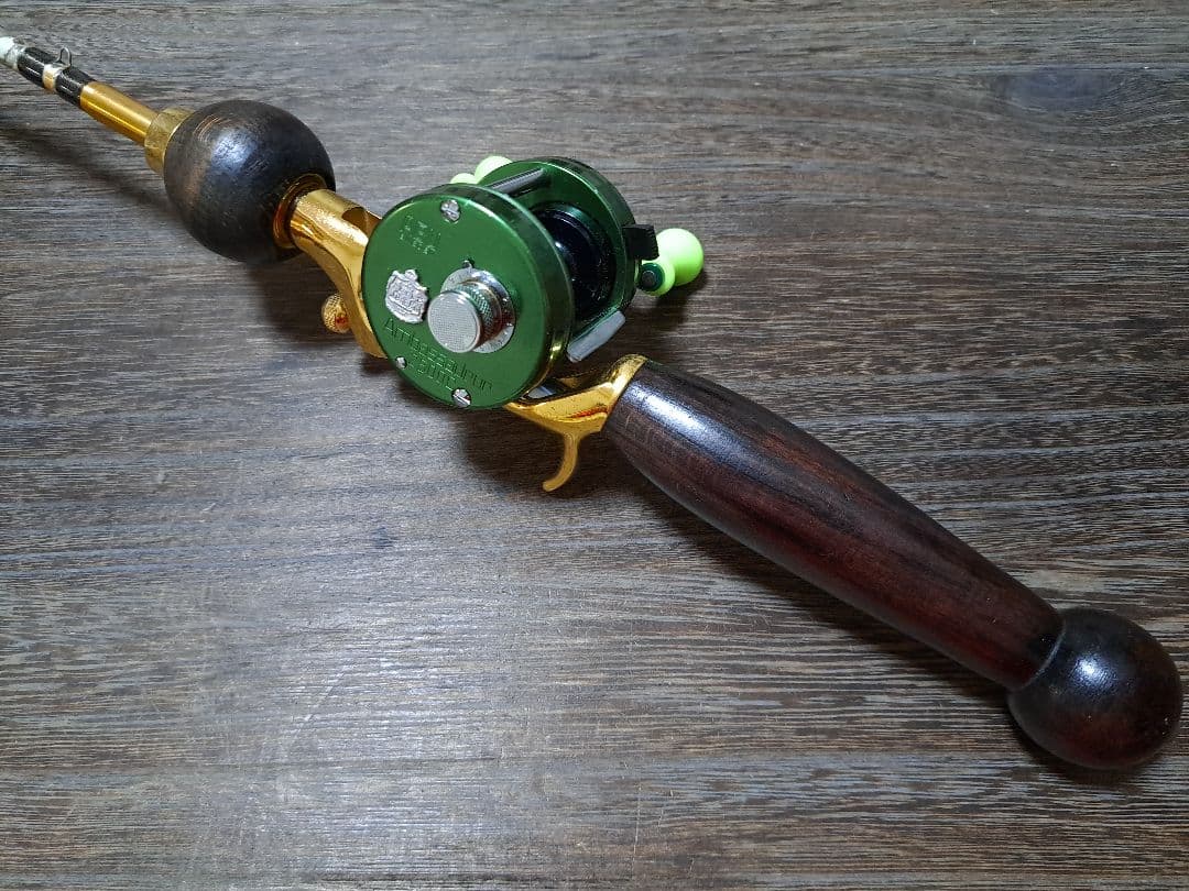 Abu ambassadeur 2500C グリーン サイモンシモムラ ハンドル - メルカリ