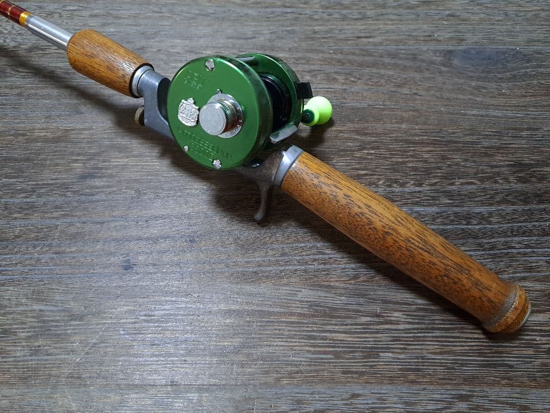 Abu ambassadeur 2500C グリーン サイモンシモムラ ハンドル - メルカリ