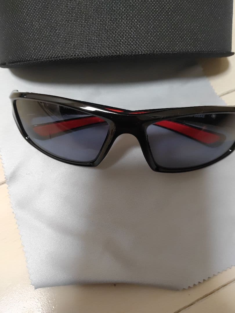 Asuka 550 サングラス 黒/赤 Asuka 550 サングラス 黒/赤 Asuka 550 サングラス 黒/赤 サングラス