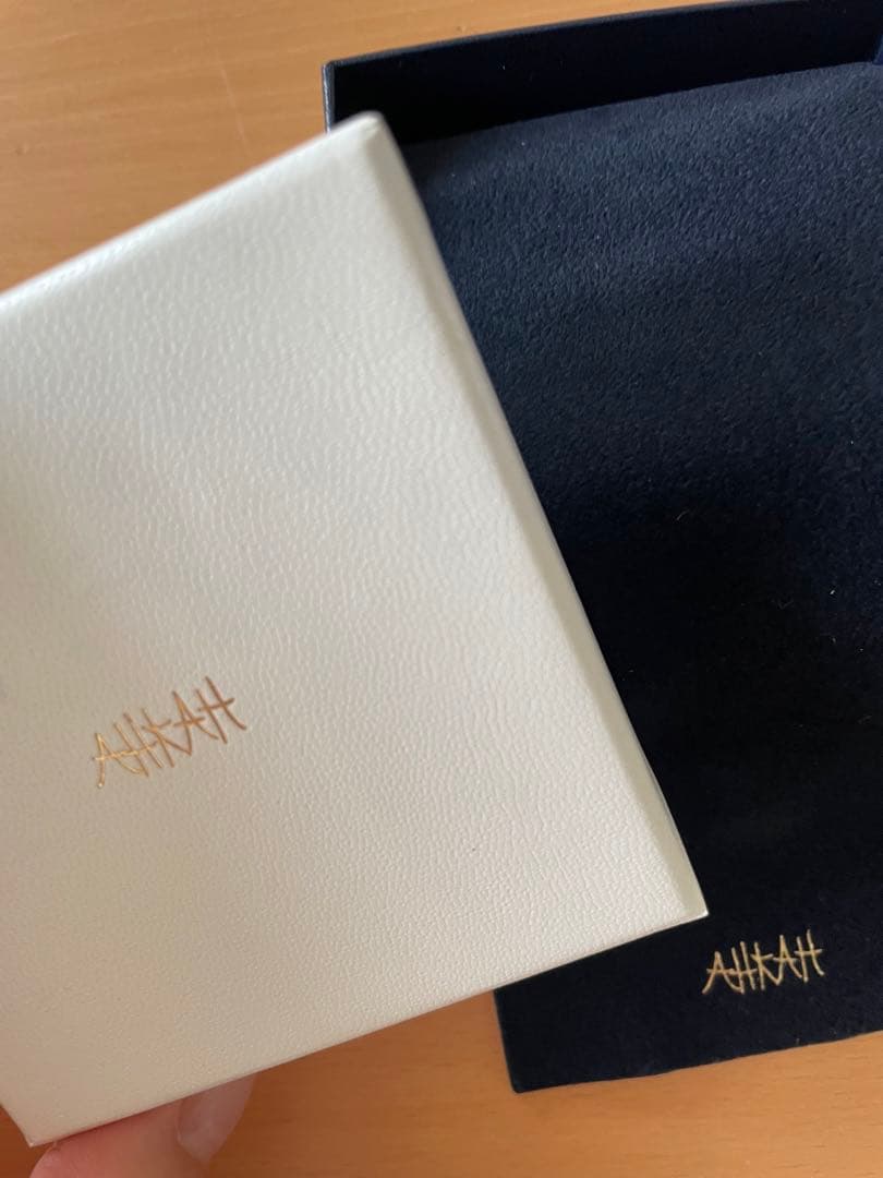 AHKAH ハートパヴェ 箱+販売証明書付 - メルカリ