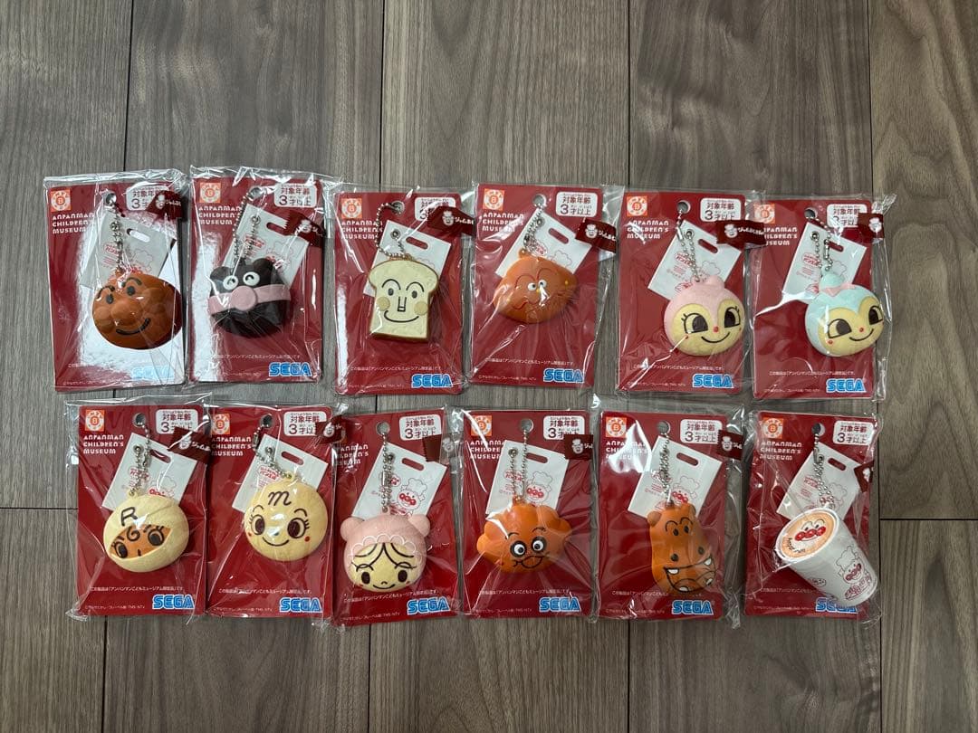 アンパンマン NEW パン マスコット 12個セット　ミュージアム限定 新品 Amazon.co.jp: 【全12種類コンプリートセット】アンパン マン