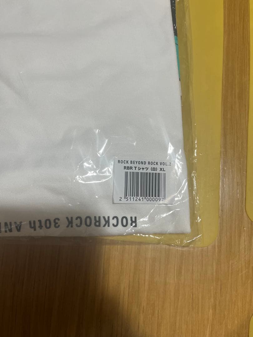 B'z　ロゴ入りROCK BEYOND ROCK Tシャツ 30周年XLサイズ