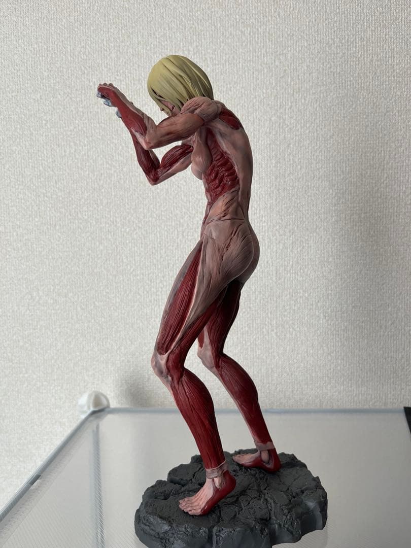 進撃の巨人　一番くじ　フィギュア　女型の巨人