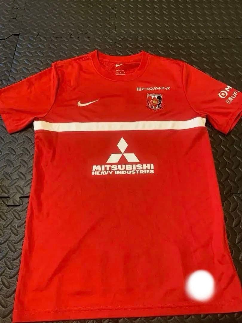 【平日限定SALE】2021浦和レッズ選手支給品トレーニングシャツ＋パンツセット 浦和レッズ 練習着 上下 セット 選手 支給品 トレーニングウェア