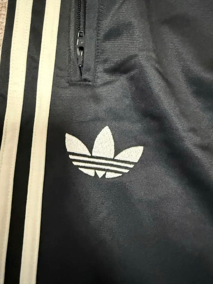 oasis adidas トラックパンツ ブラック 川上洋平 JPサイズXL - メルカリ