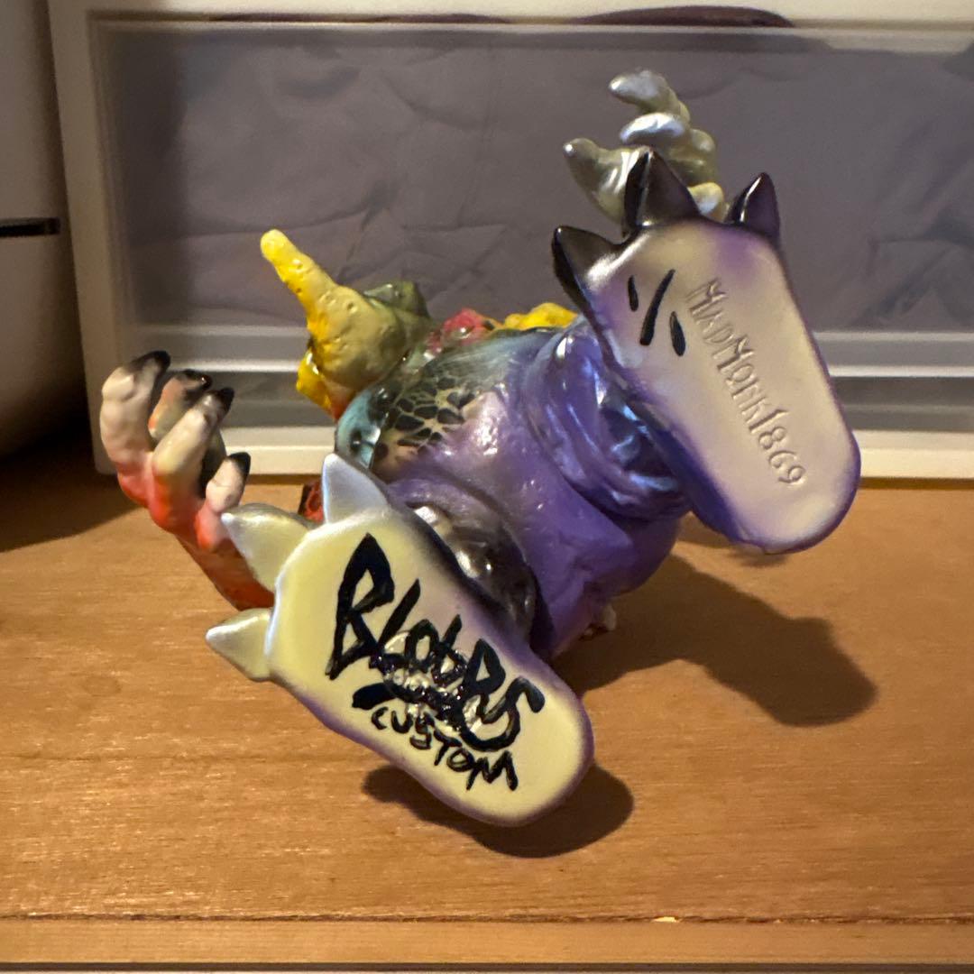 Mad Monk × BLObPUS MAD MOON One offヤモマーク