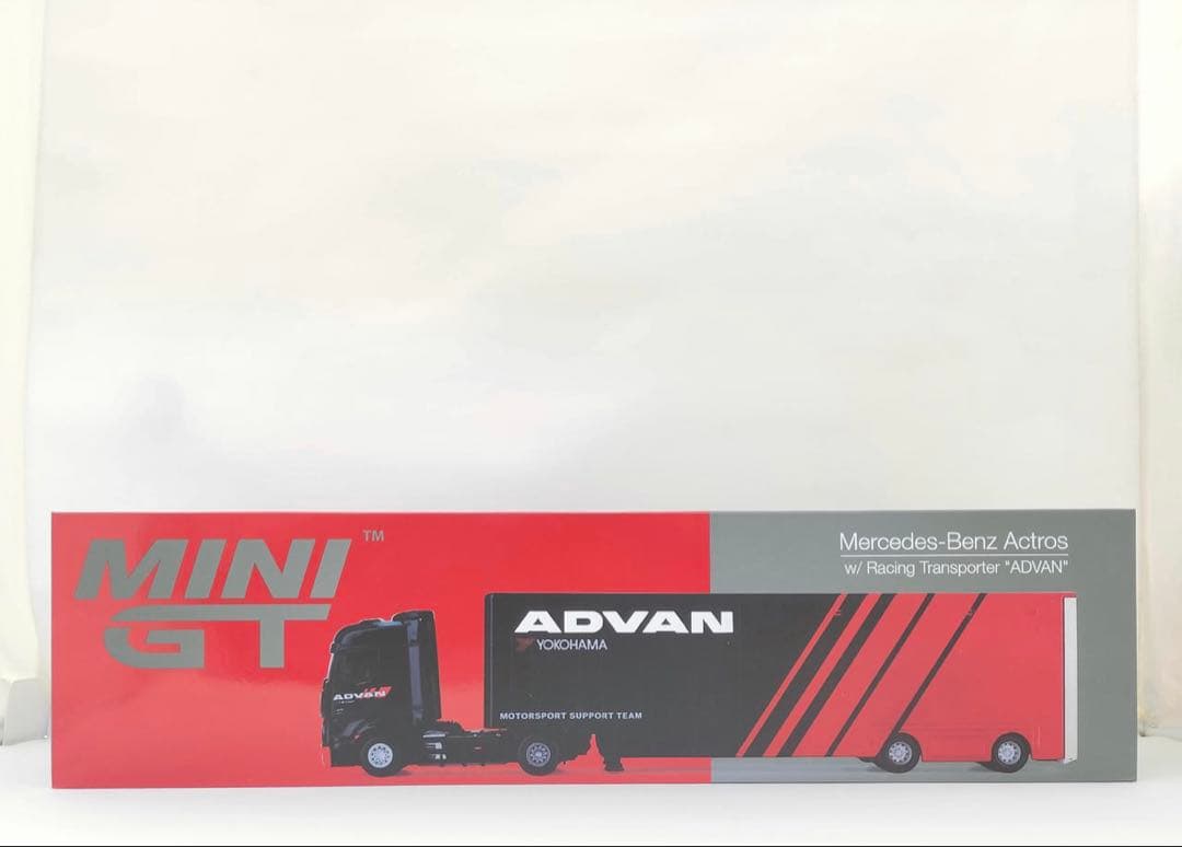 MiNiGT メルセデスベンツ　アクトロス　ADVAN MERCEDES-BENZ ACTROS W/RACING TRANSPORTER 