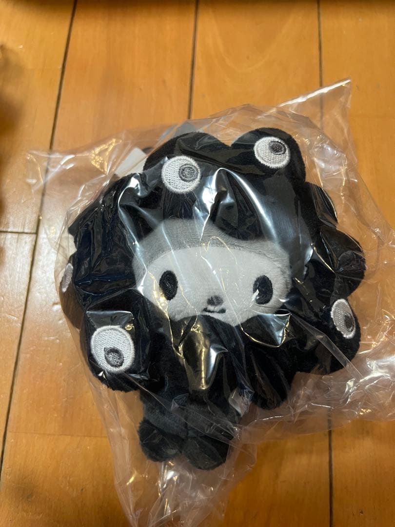 ミャクミャク　なりきりぬいぐるみ　(BC)ブラック 4体　サンリオ　カラビナ