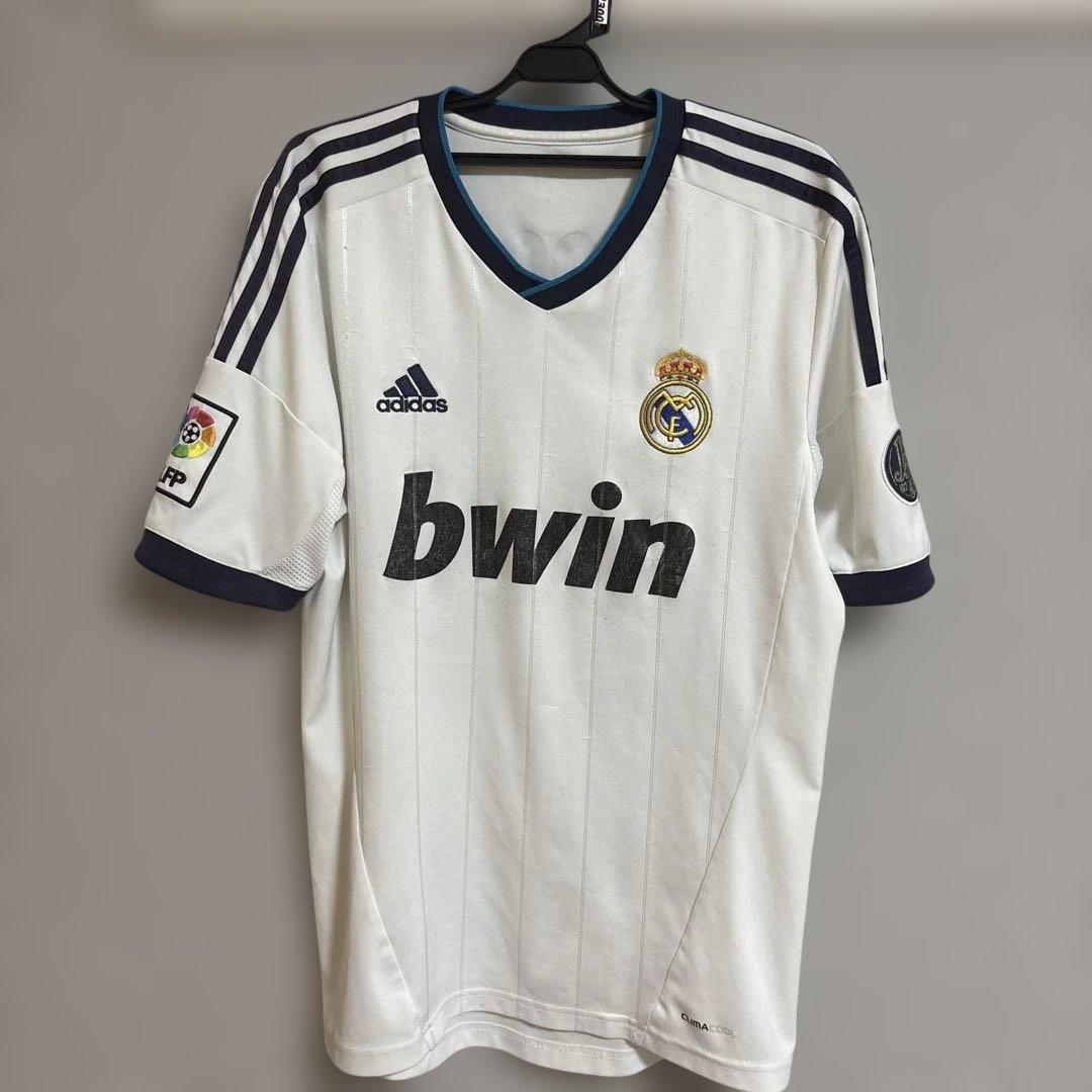 レアル・マドリード 12/13 シャビ・アロンソ のユニフォーム。正規品