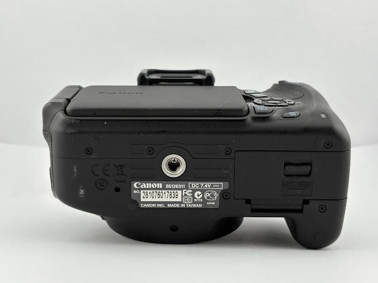 ☆極上品☆キヤノン EOS KiSS X5 ボディ【ショット数2,733回】 - メルカリ