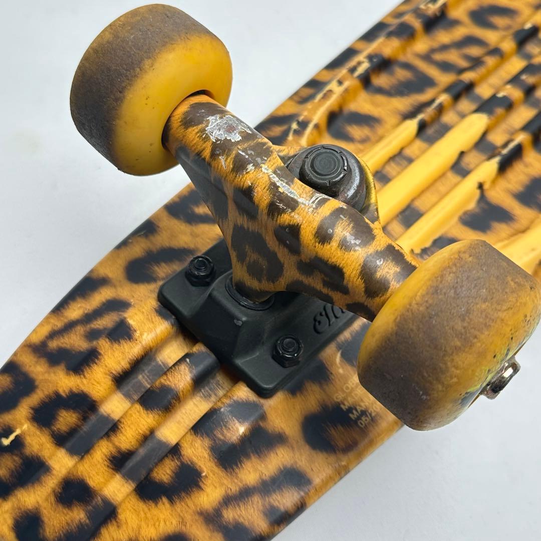レア品✨ GLOBE ヒョウ柄 スケートボード クルーザー - メルカリ