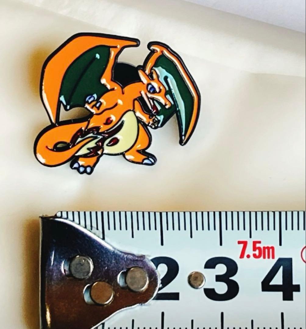 ポケモン リザードン ピンバッジ - メルカリ