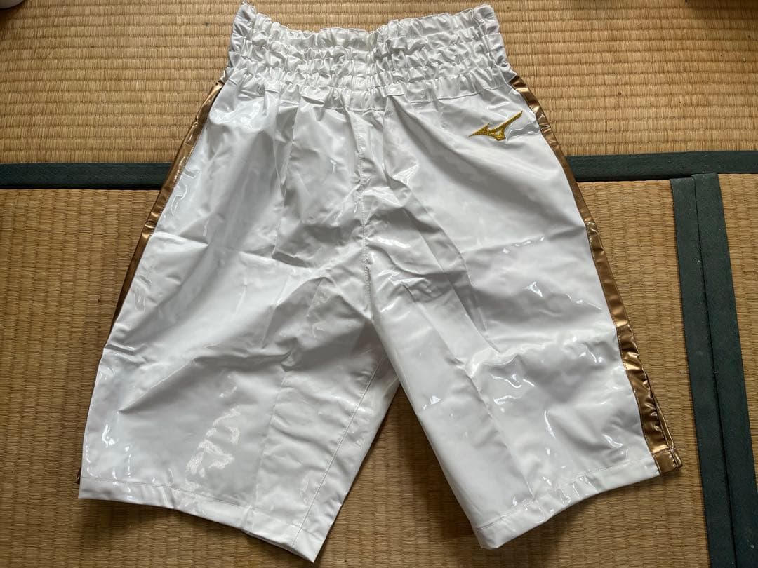 ミズノ製エナメルボクシングショーツ （白/ゴールド）※Lサイズ imgrc0156374525.jpg