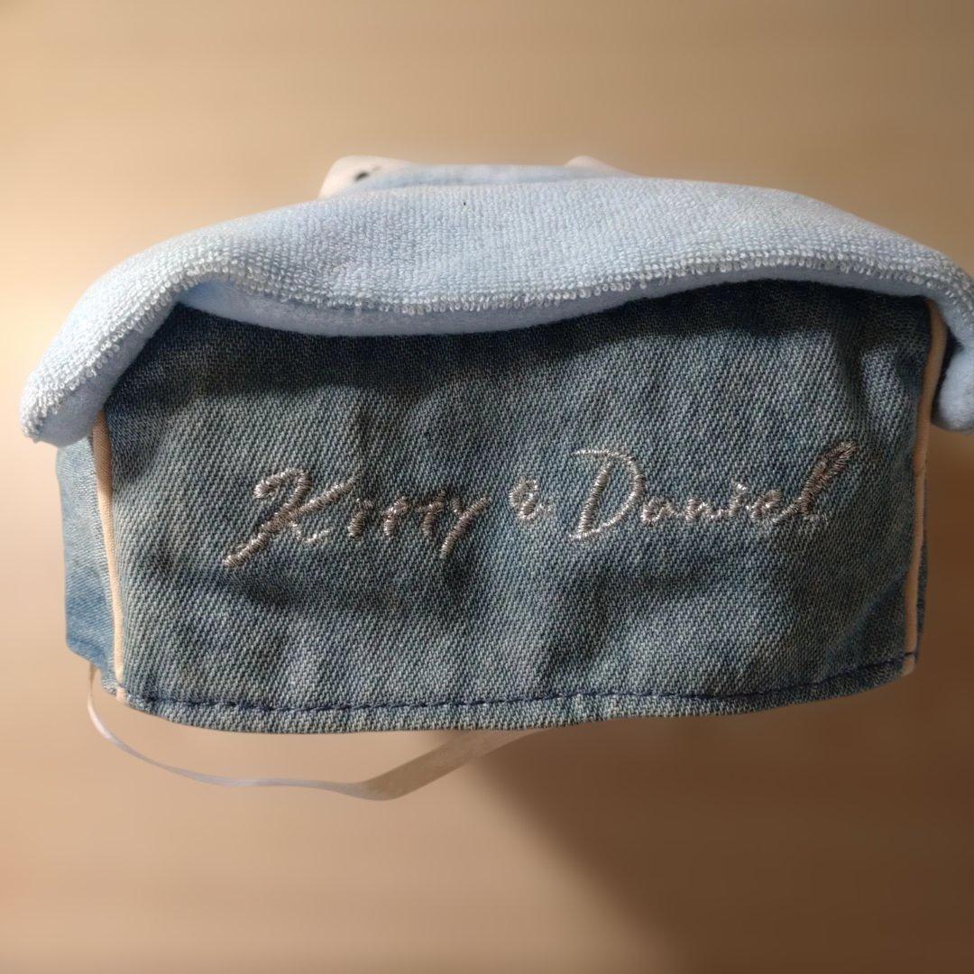 ハローキティ　マスコット付きティッシュカバー　Vivitix