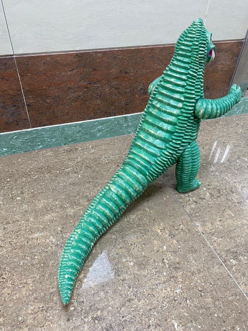 【珍品 パチ物】旧ウルトラ怪獣シリーズ レッドキング 巨大サイズ ソフビ 現狀品