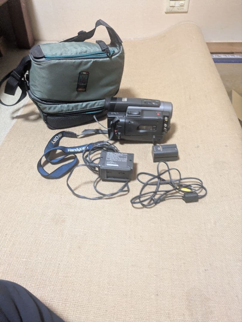 Sony Handycam video Hi8 本体 - メルカリ