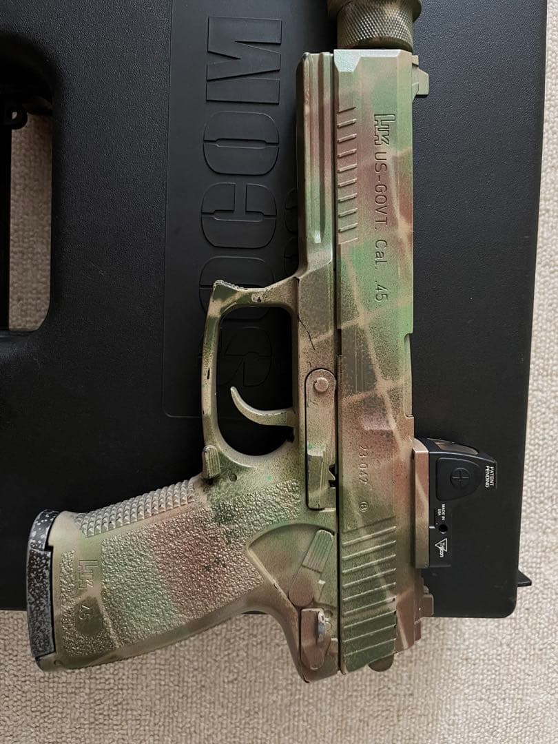 東京マルイ　SOCOM MK23 カスタム社外サプレッサー付き