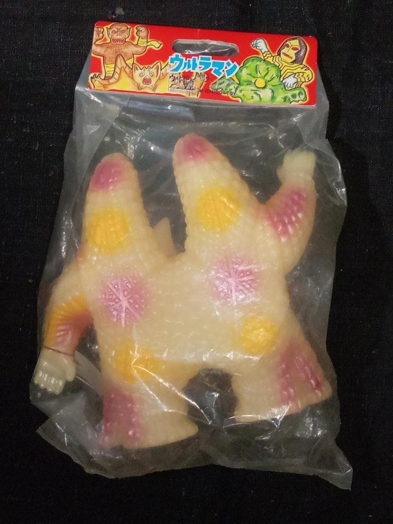 K*O様 世紀の大怪獣 ウルトラQ ペスター イリサワ限定 M-ICHIGO T