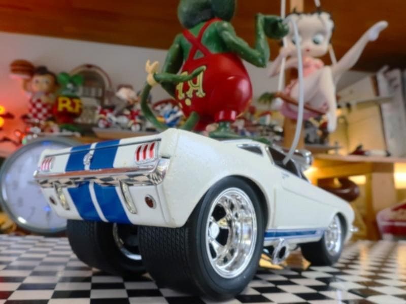1/18 ラットフィンク Rat Fink ホットロッド フォード マスタング