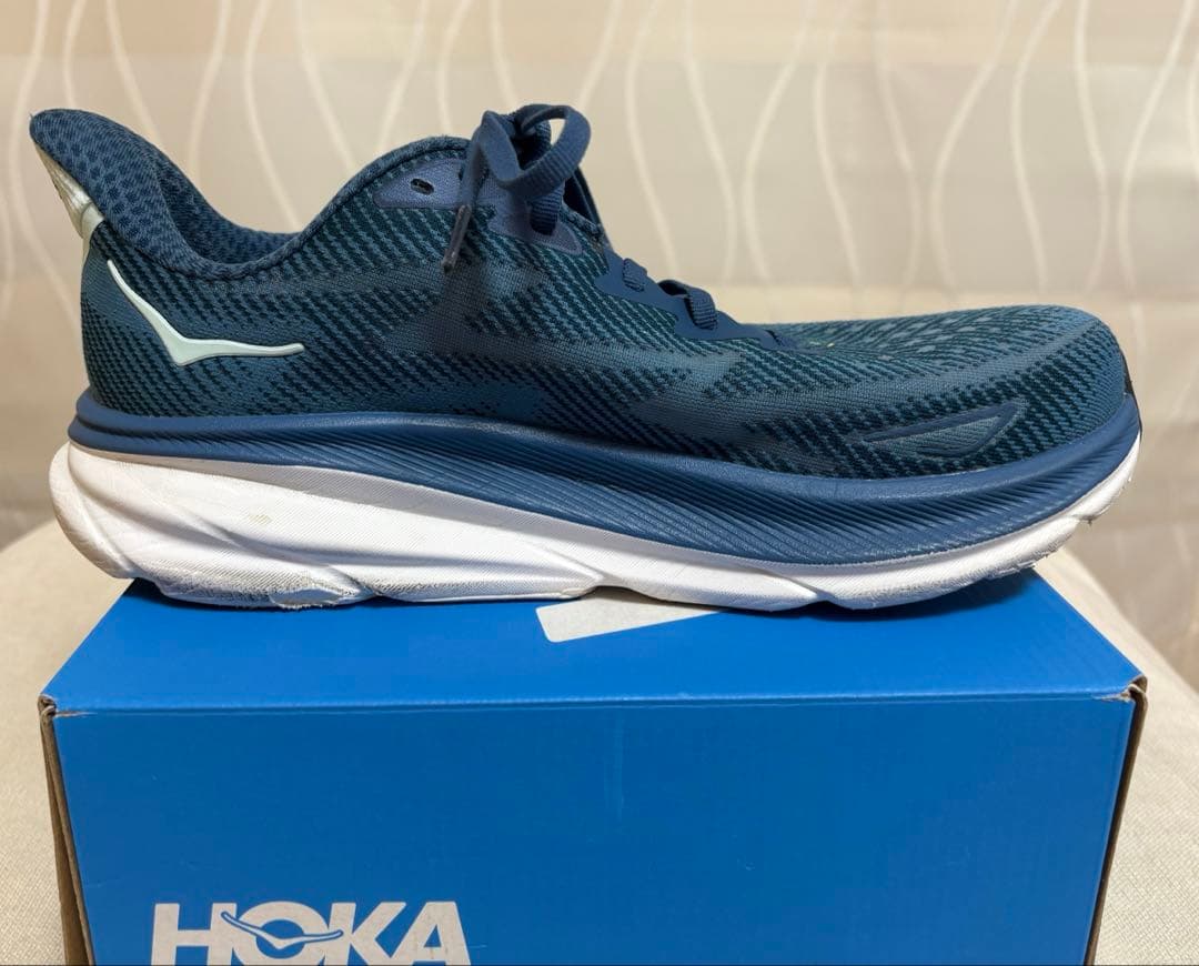 【中古美品】HOKA クリフトン9 ランニングシューズ 26.0cm