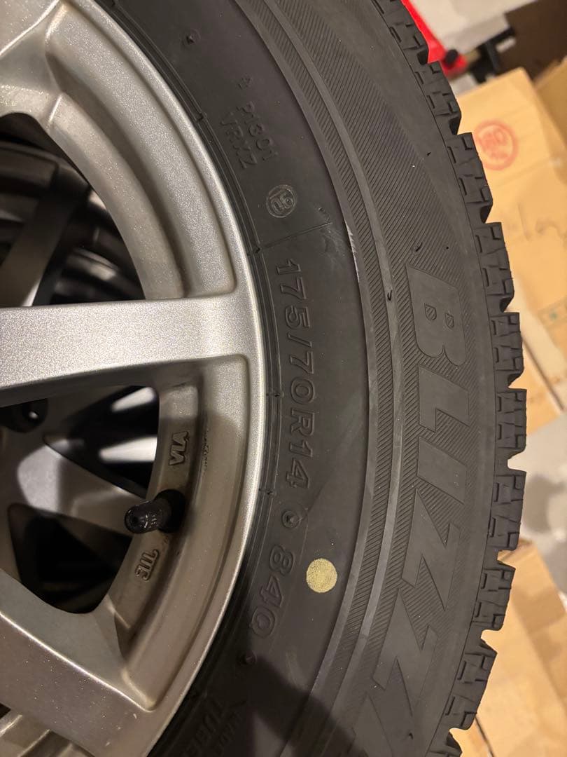 シエンタ　ダイス　175/70/R14 スタッドレスタイヤ　ホイール　4本