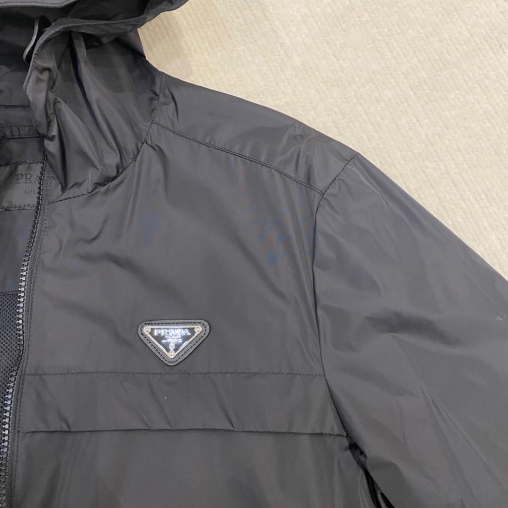 新品同様PRADA ナイロンジャケット フード付き ブラック サイズ50