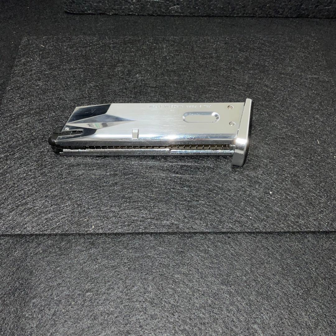 東京マルイ　M92F クロームステンレスモデル