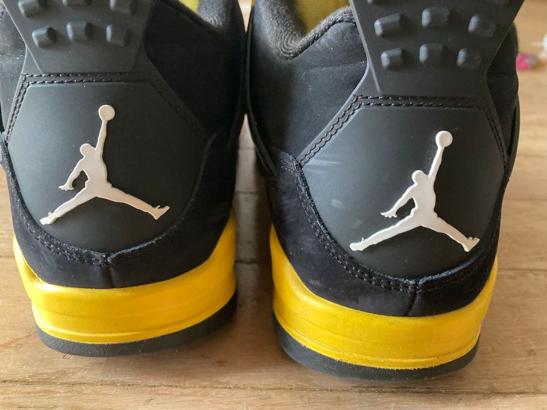 靴 Nike Air Jordan 4 Retro \"Thunder\"(2023)