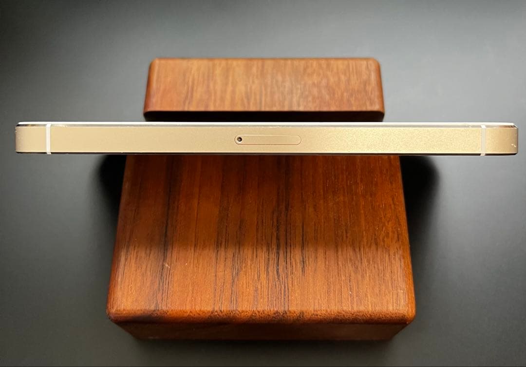 ✨バッテリー新品交換済✨Apple iPhone 5s Gold 32GB - メルカリ