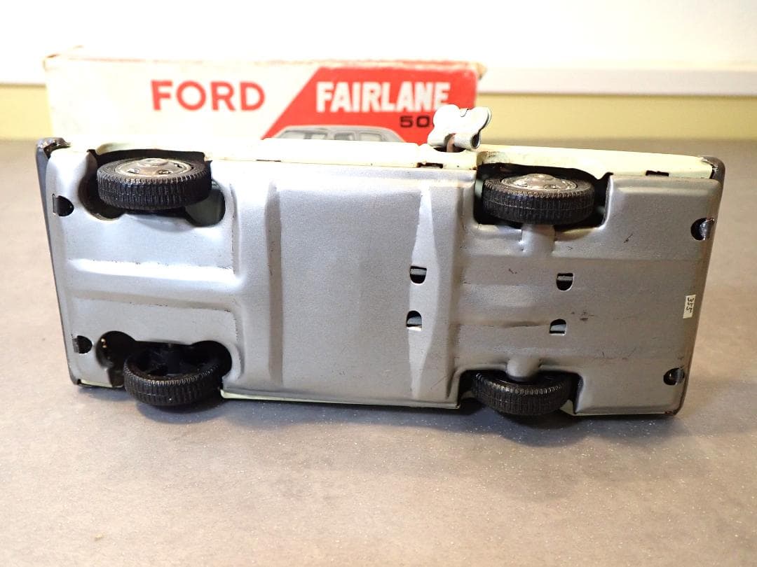 Ford Fairlane 500 ビンテージ当時物ブリキカー ネジ巻き前進