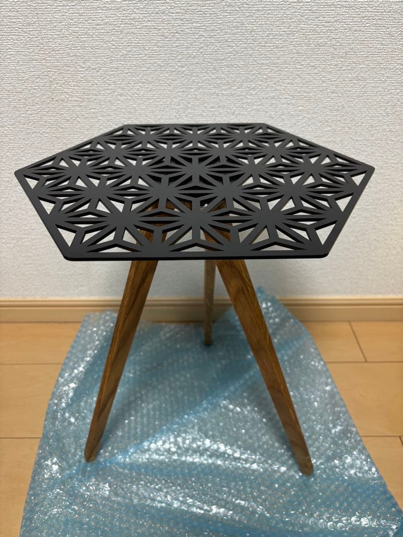 山のU 天板テーブル　asa of hexa 三脚付き 山のU asa of hexa（天板）mat black | sproutzero