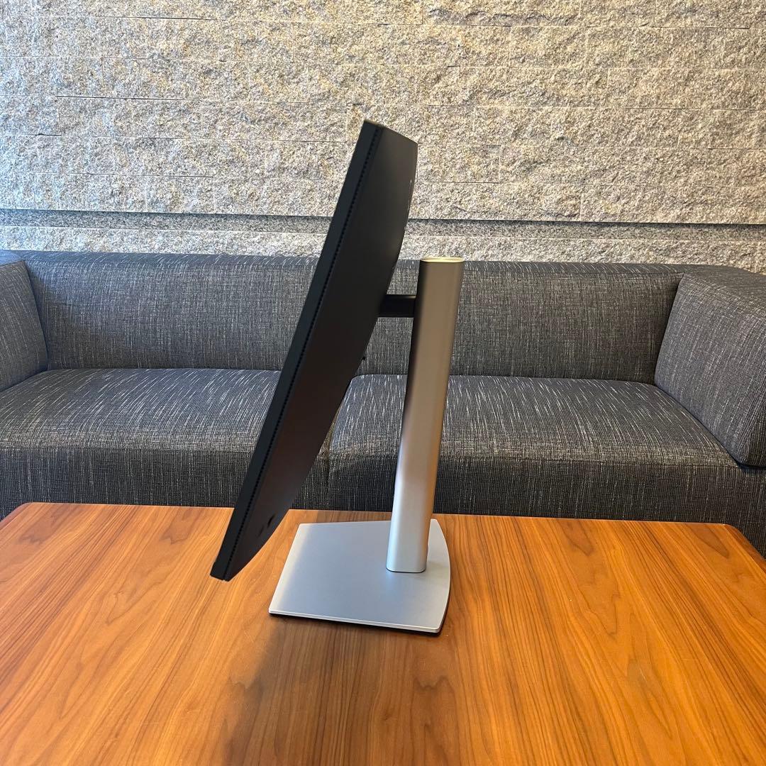 Dell P3222QE 31.5インチ USB-C 4Kモニター - メルカリ