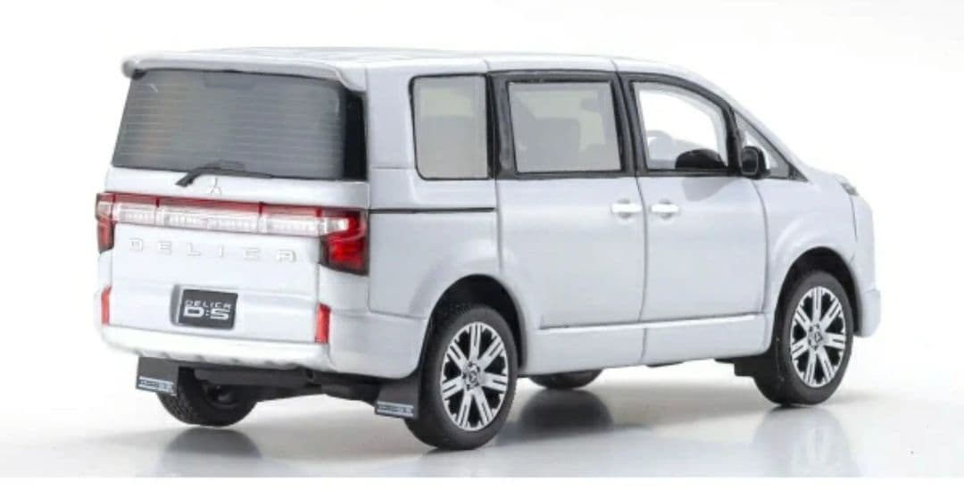 京商オリジナル　1/43 三菱 デリカ D:5 (グレー)（ホワイト）２台セット