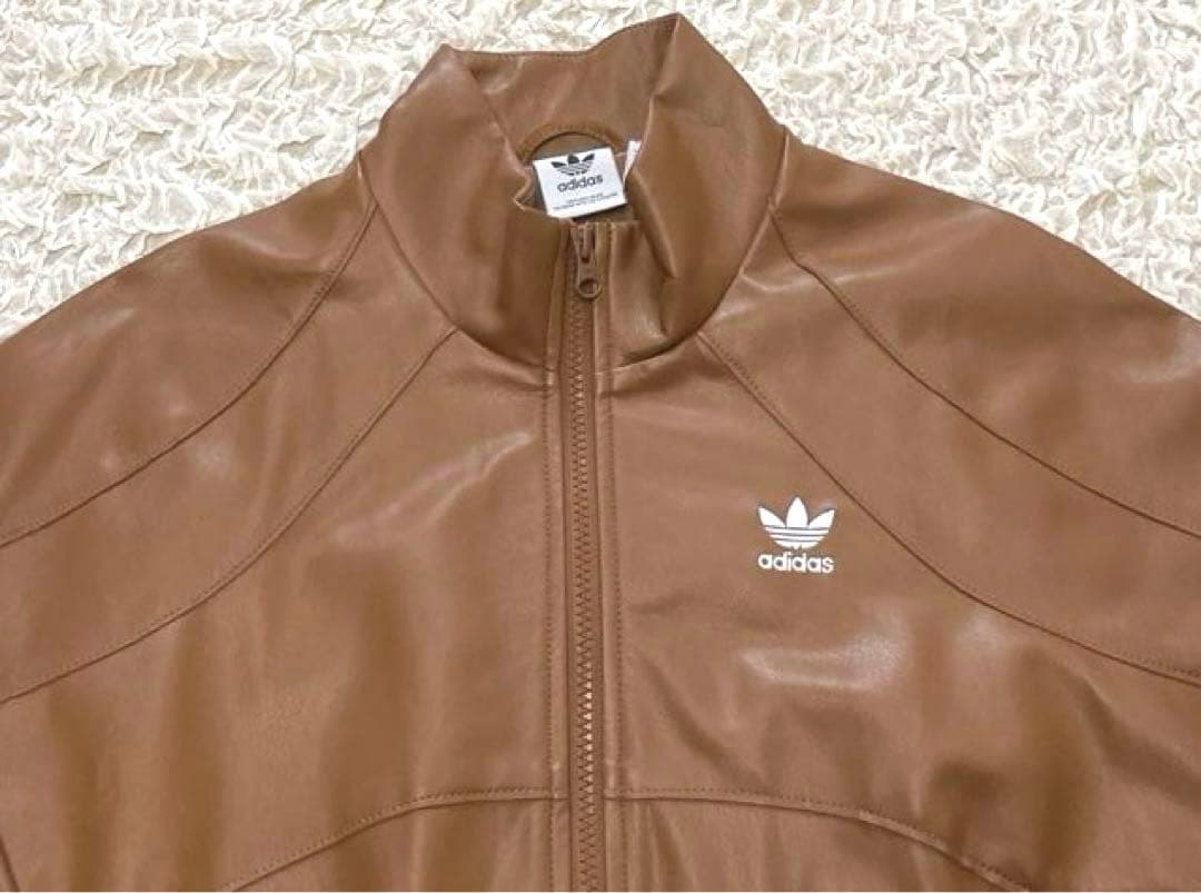 正規品】美品 即完売 adidas フェイクレザージャケット ブラウン