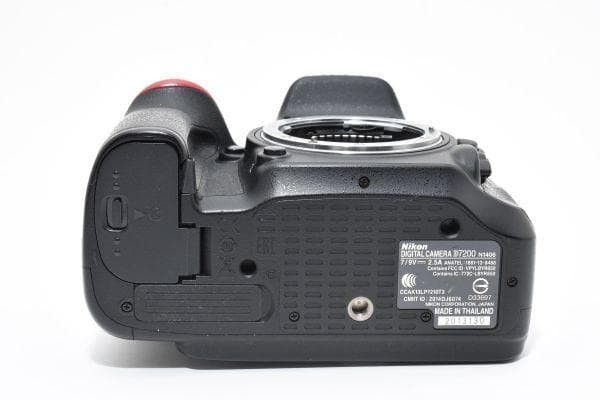 ニコン Nikon D7200 ボディ 元箱付き 《ショット数16796回》