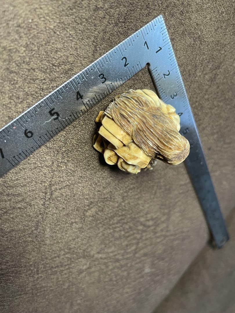 ⚫️アリーヒローズ さま専用⚫️ 根付 嫗（老女） 牙 骨 『光俊』銘有り