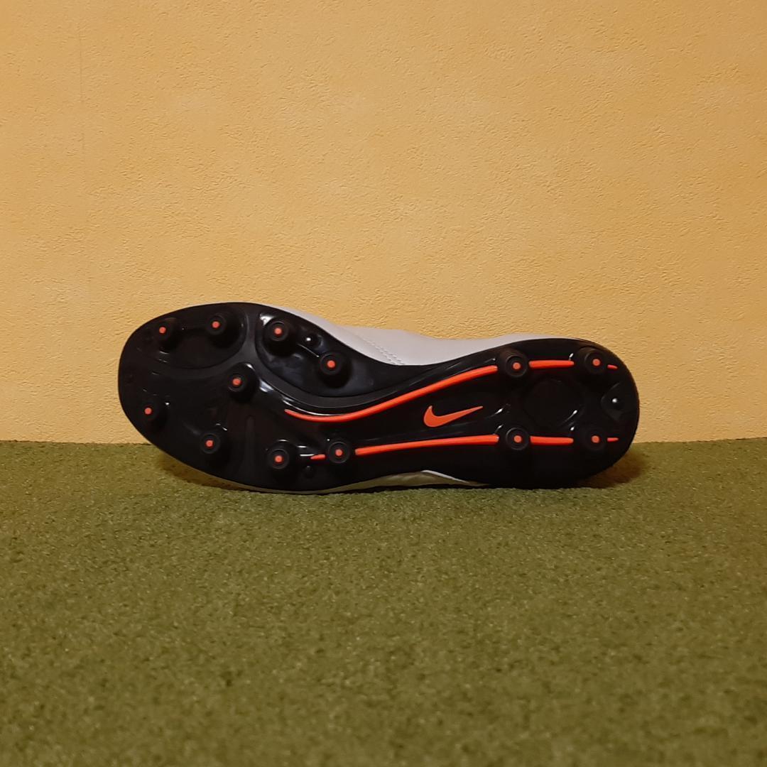 新品 サッカースパイク ナイキ ティエンポ HG 廃盤 激レア 25.5cm