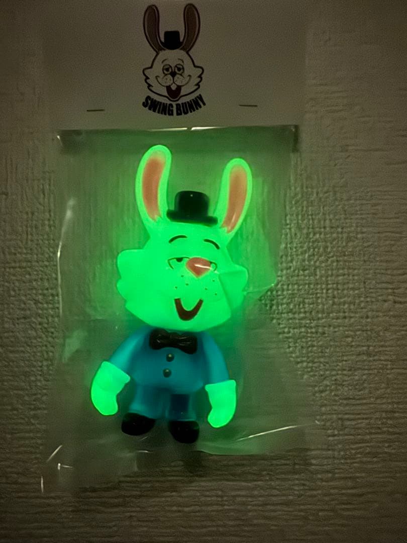 スィングバニー ソフビ 蓄光 13センチ SWING BUNNY レア 未開封 - メルカリ