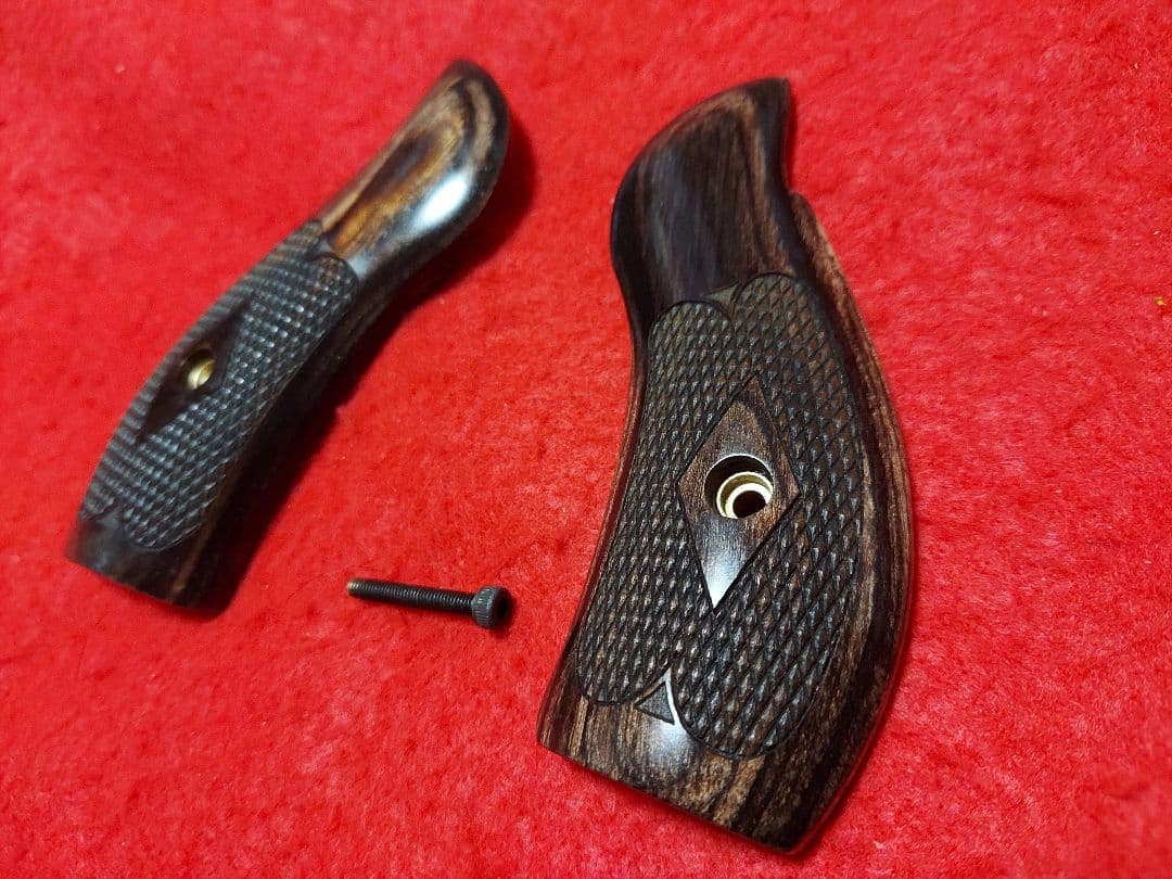 アルタモント　木製グリップ　S＆W　Kフレーム　　ラウンドバット　メダリオンレス