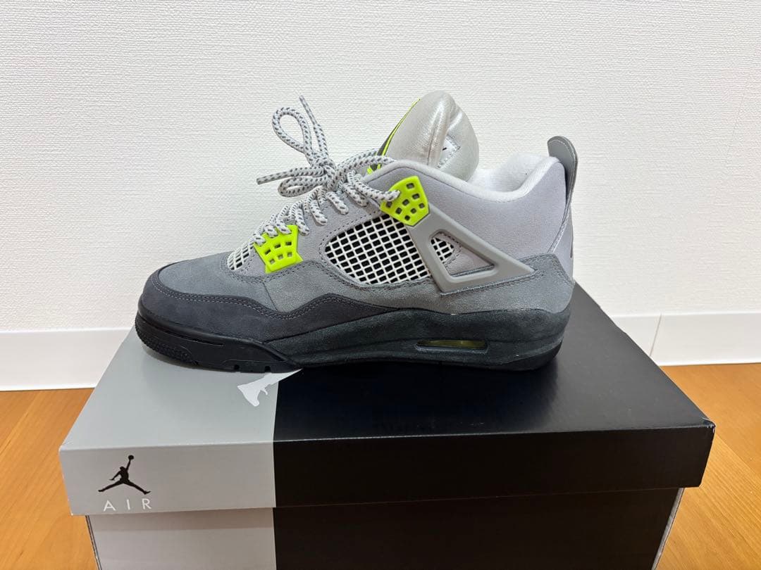 靴 Nike Air Jordan 4 Retro Se \"Neon\"