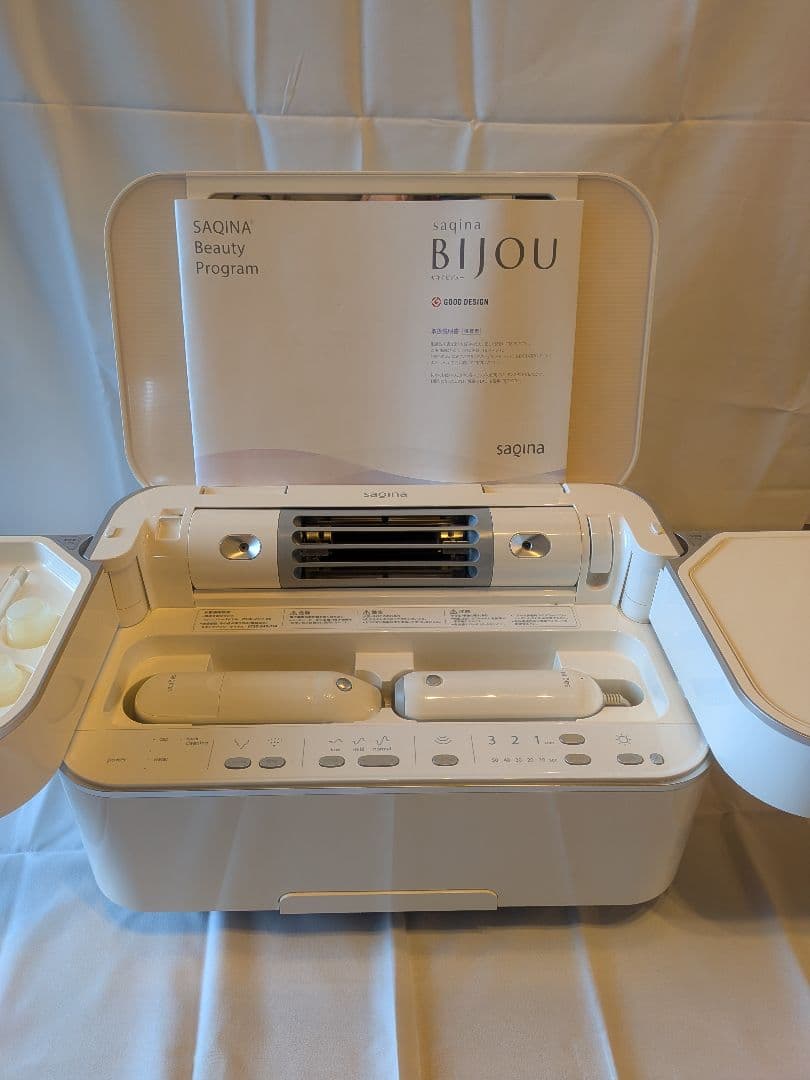 saqina サキナ　美顔器 ビジュー　bijou 2022年 使用回数5回新品同様@ サキナ ビジュー美顔器 SAQINA bijou LEDの通販