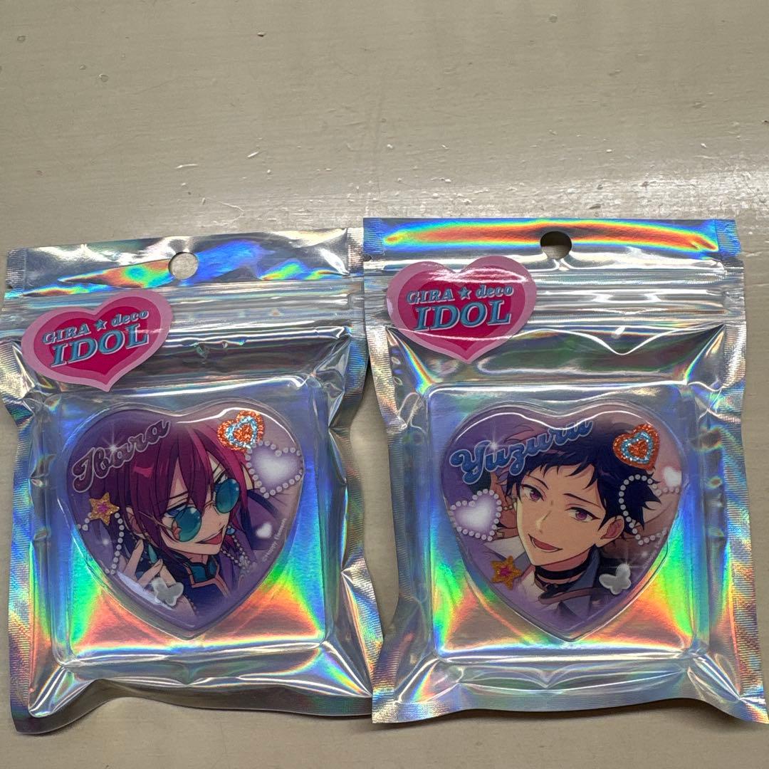 あんスタ 七種茨 伏見弓弦 缶バッジ - メルカリ