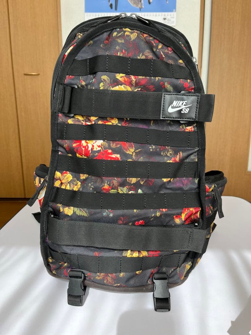 NIKE SB Premium graphic backpack 花柄 リュック - メルカリ