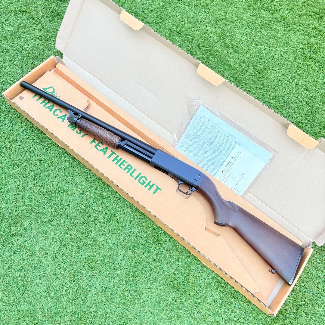 K.T.W. ITHACA イサカ M37 FEATHERLIGHT エアガン KTW Ithaca M37 Featherlight Airsoft Sniper Rifle (New) - Spring
