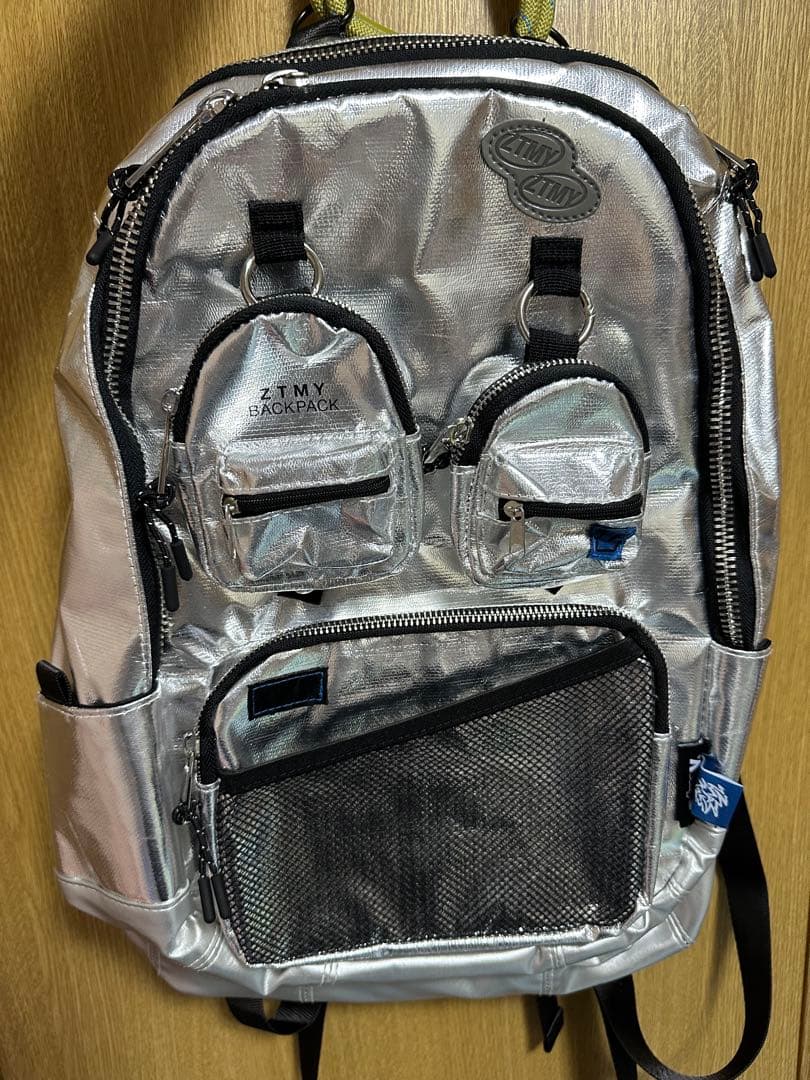 ずとまよ　バッグパック　改良前　シルバー　リュック
