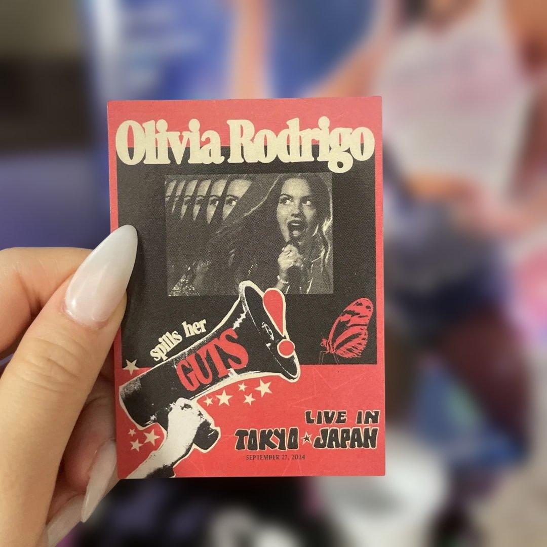 オリヴィア・ロドリゴ グッズセット8点