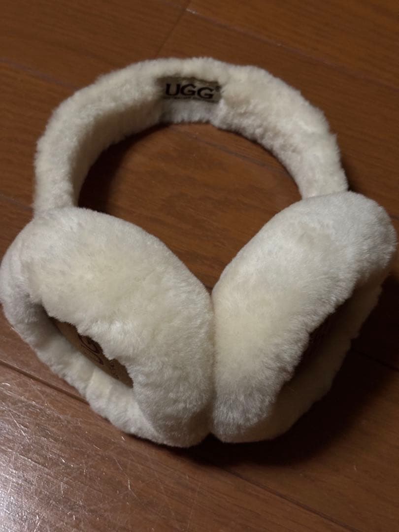 お値下げ‼️UGG シープスキンイヤーマフ UGG】シープスキン刺繍イヤーマフ (UGG/イヤーマフ) 121883403【BUYMA】