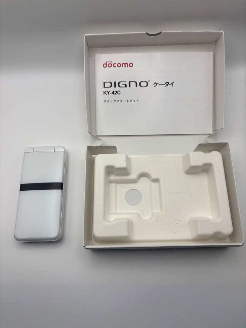 極美品】docomo DIGNO KY-42C ホワイト - メルカリ